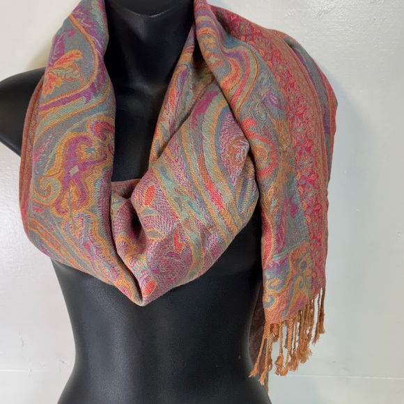 Accessories - Elegant Paisley Scarf in cool tones Multicolor